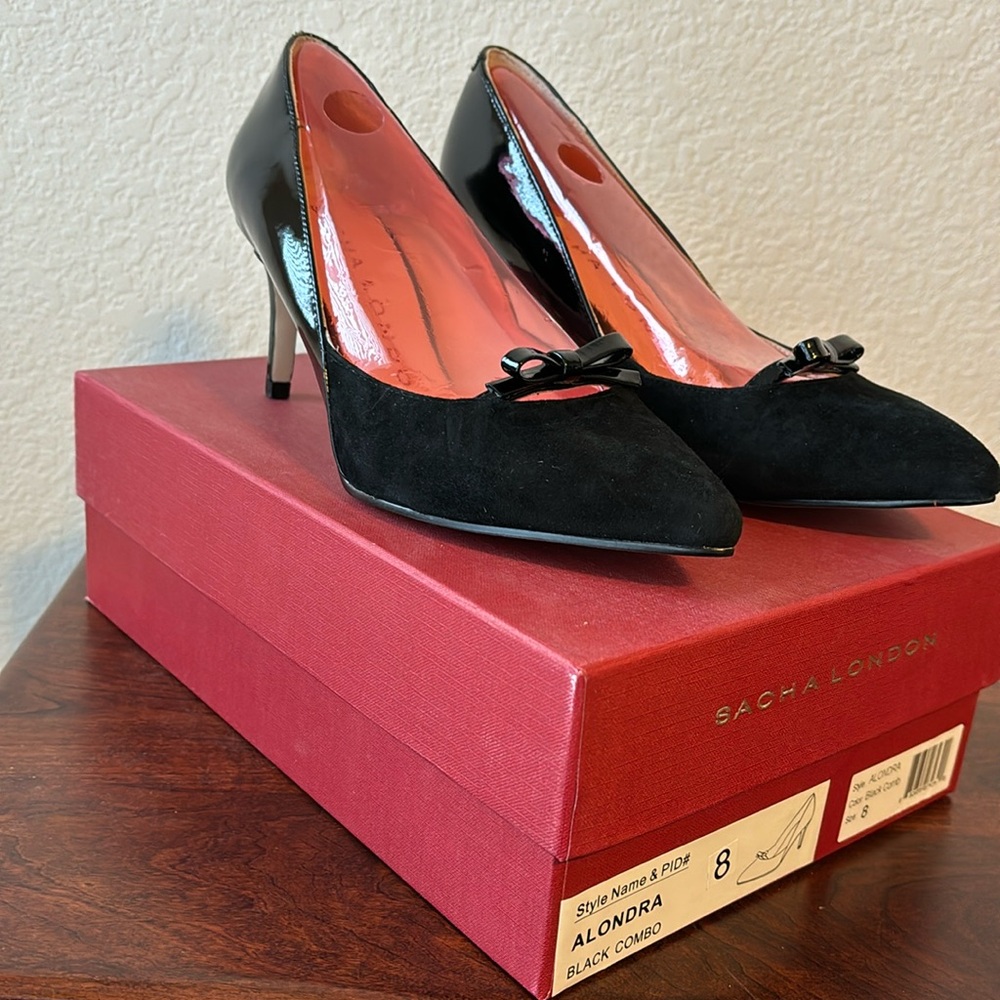 Sacha London NEW black patent leather/suede pumps size 8